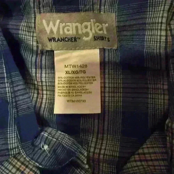 Preowned Women’s Wrangler Button Down Checkered Shirt Size XL W/ pearl buttons - Picture 8 of 9